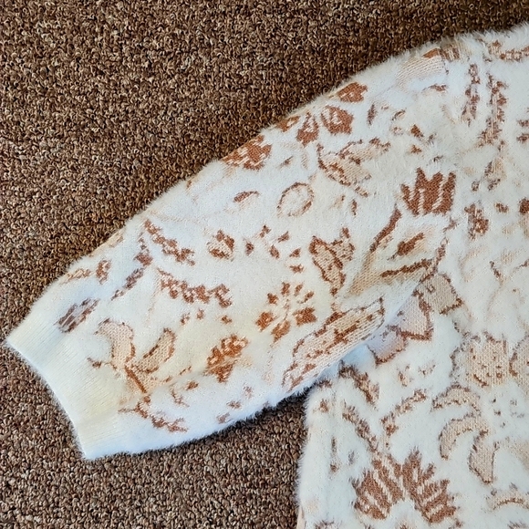 Sweater - Picture 5 of 16